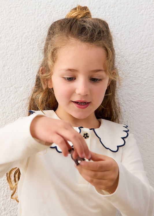 Basic girls' polo shirt with a Peter Pan collar
