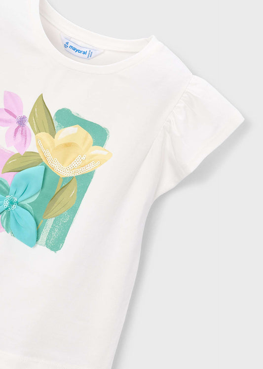 T-shirt girl