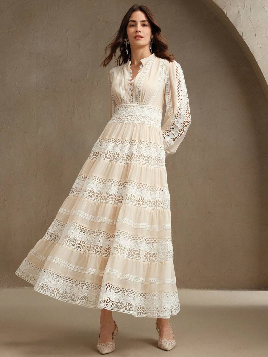 Maxikleid im French-Fashion-Palace-Stil mit Cut-outs und weicher Spitzenborte