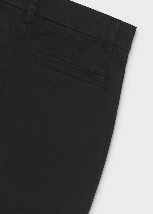 Einfache Chinohose für Jungen