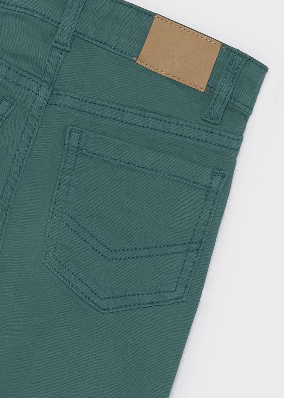 Schmale Basishose mit Taschen für Jungen