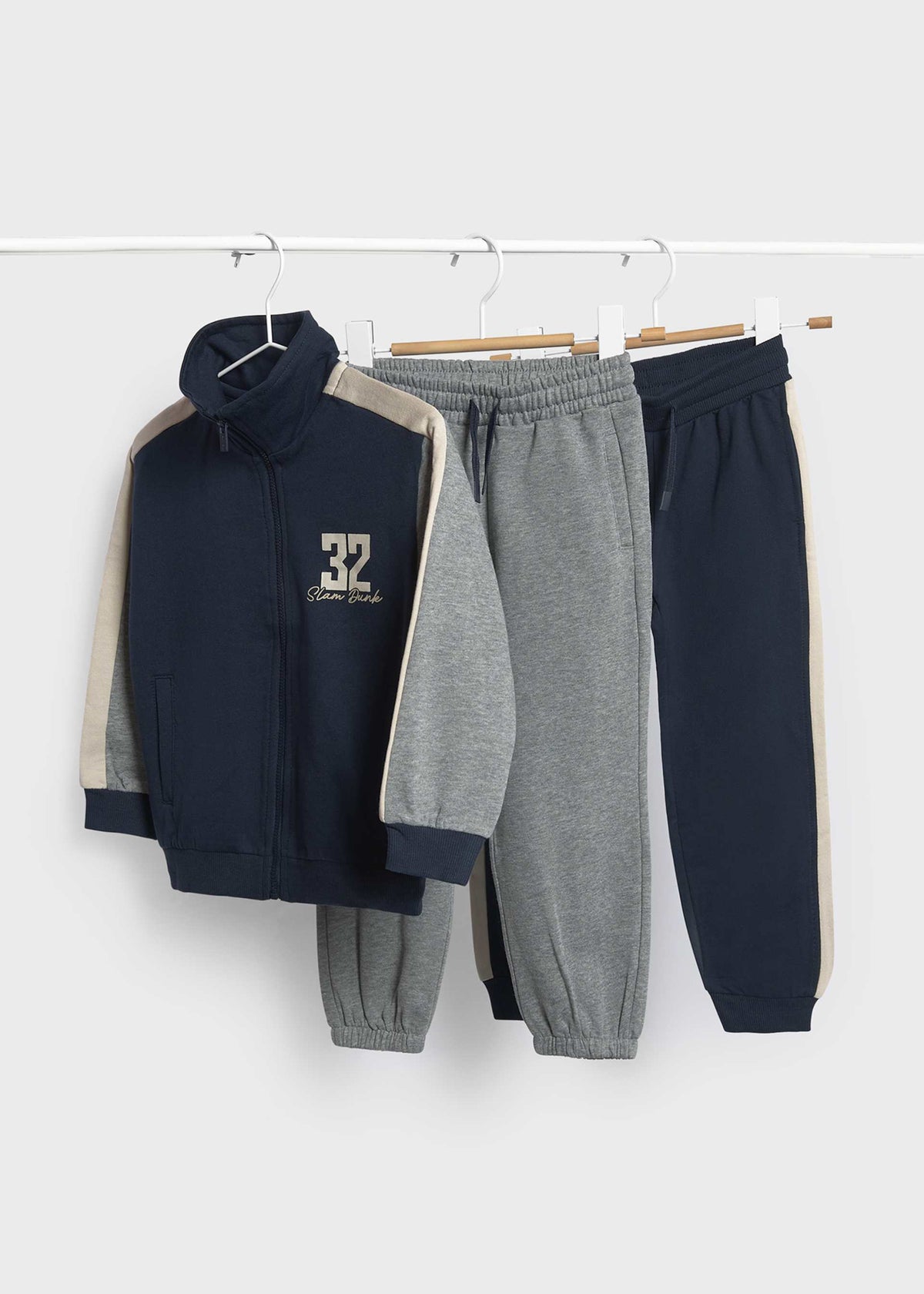 Boy tracksuit 2 contrast bottoms