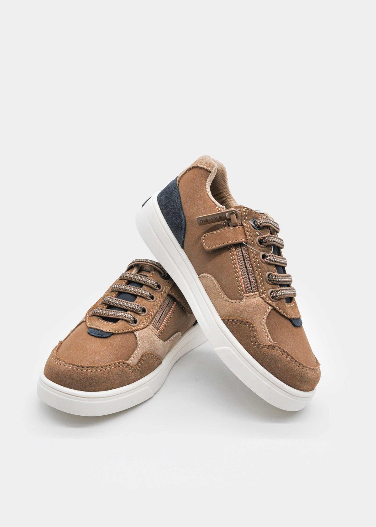 Boys' trainers