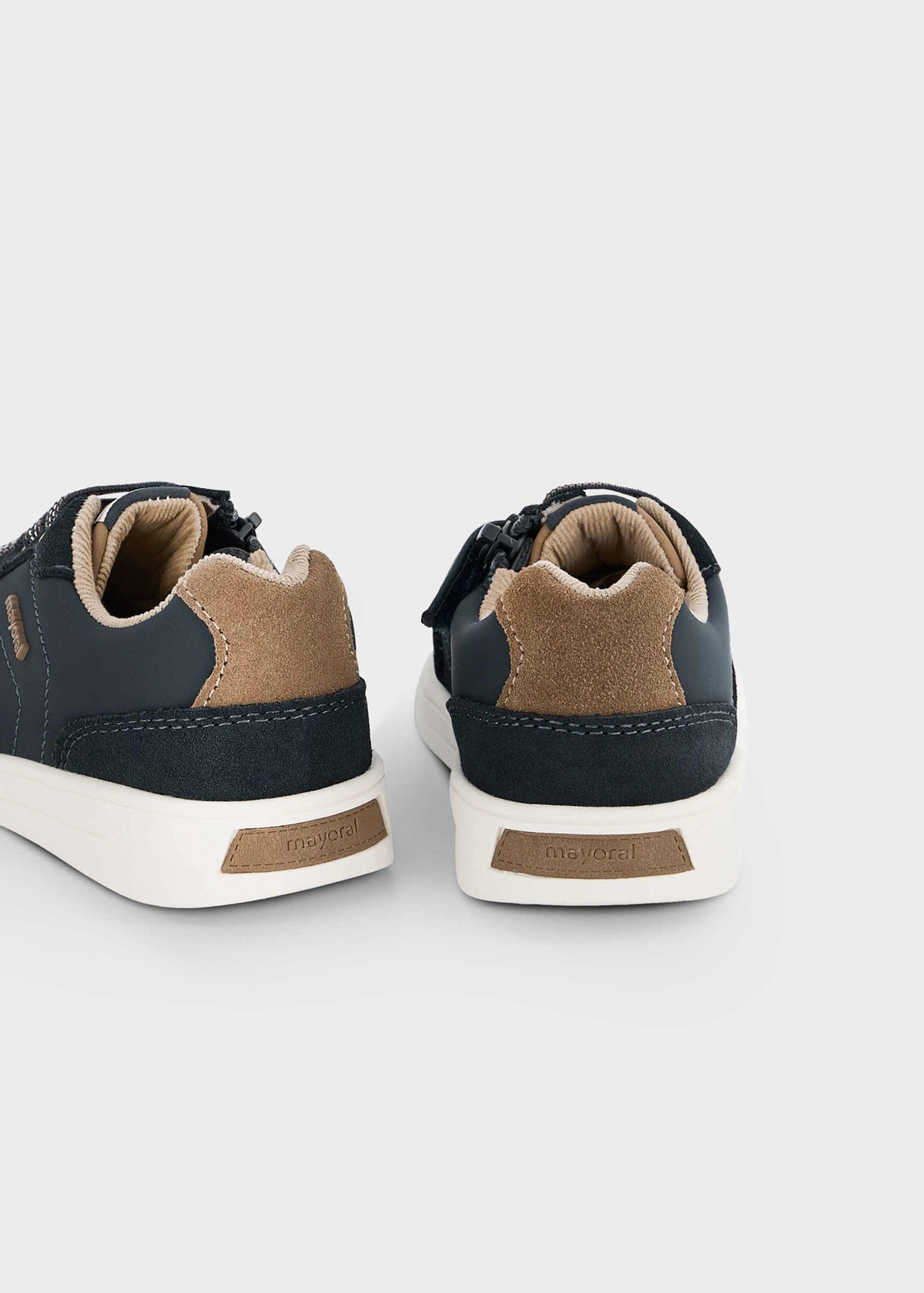 Boys' trainers