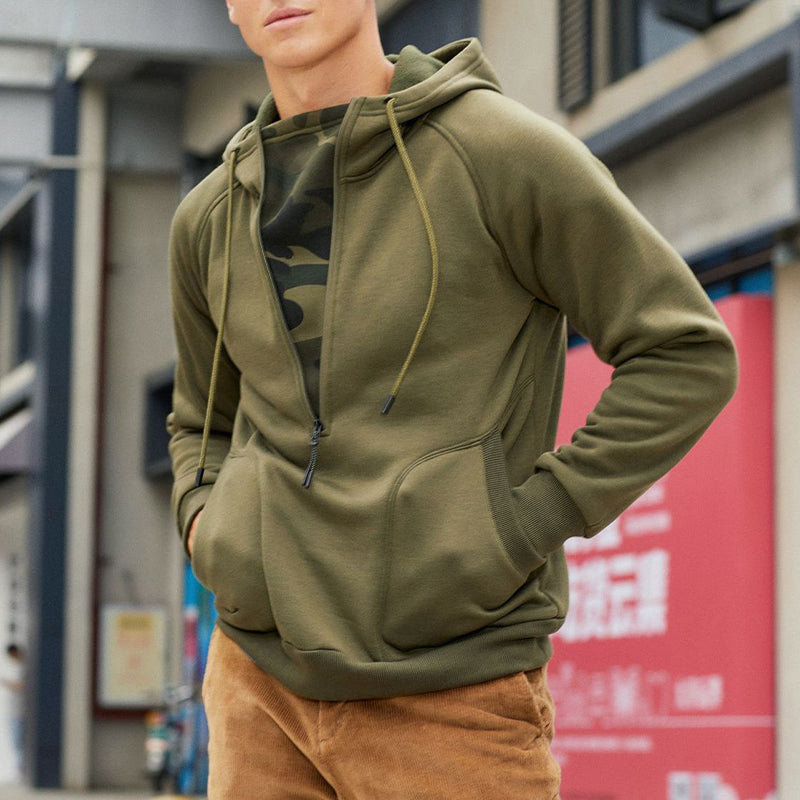 Herren Trendiger Pullover mit gebürstetem V-Reißverschluss, Camouflage-Patchwork und Kapuze