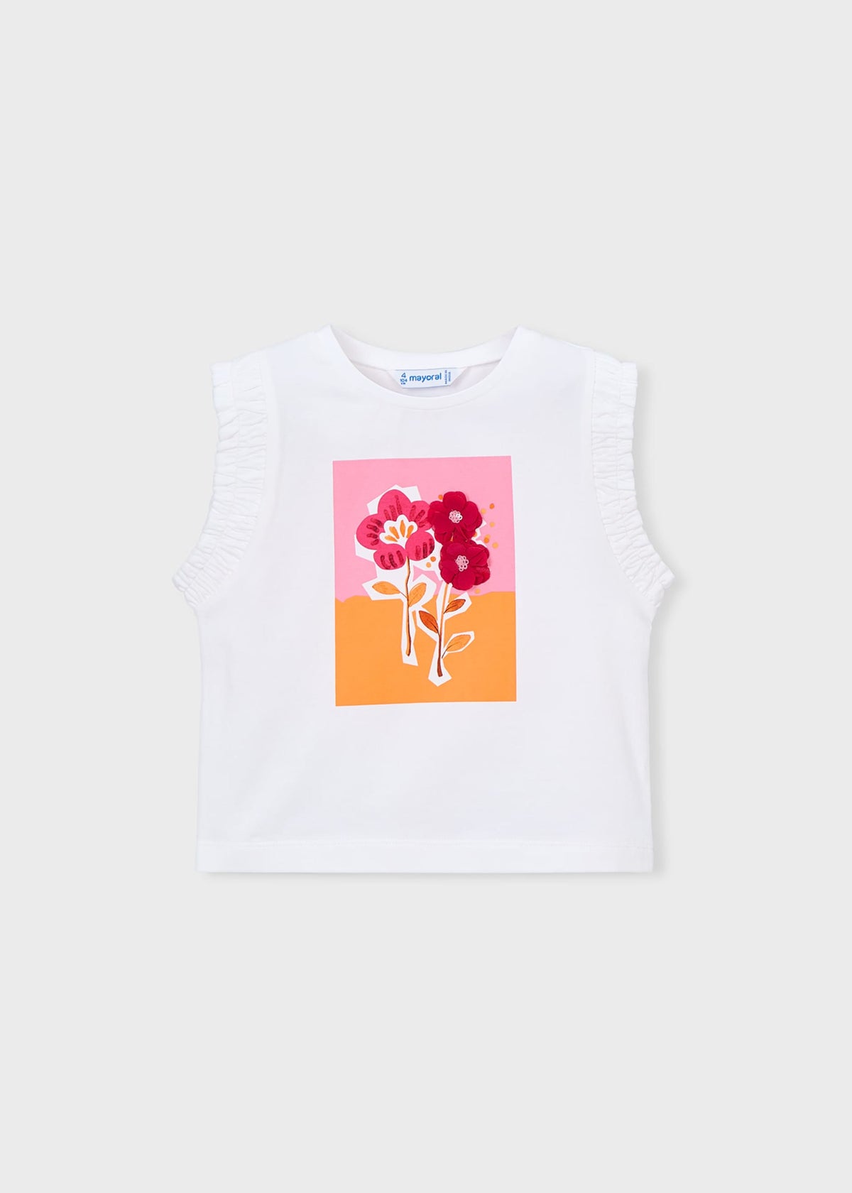 Mädchen im Blumen-T-Shirt