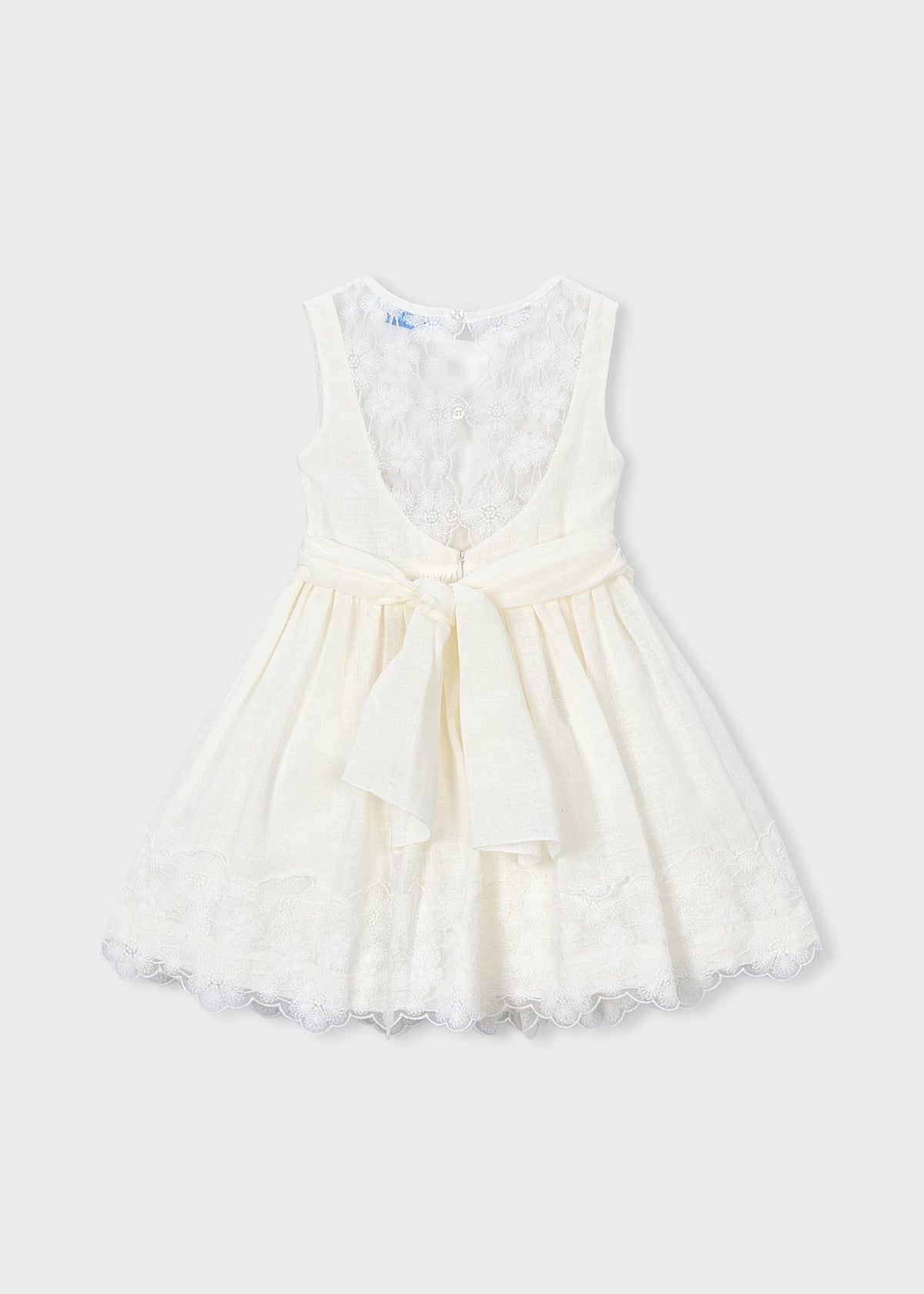 Formal dress with lace details for girls