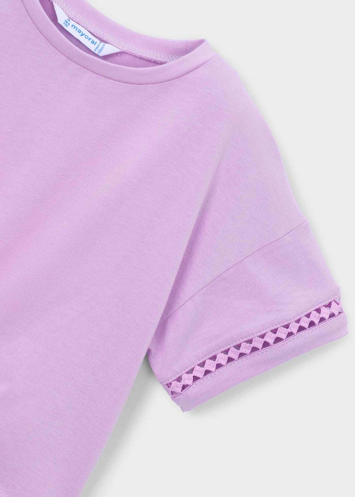 Girl's knotted T-shirt