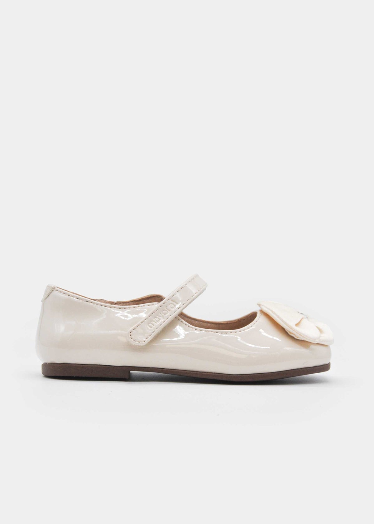 Girls' patent leather Mary Janes with a flower
