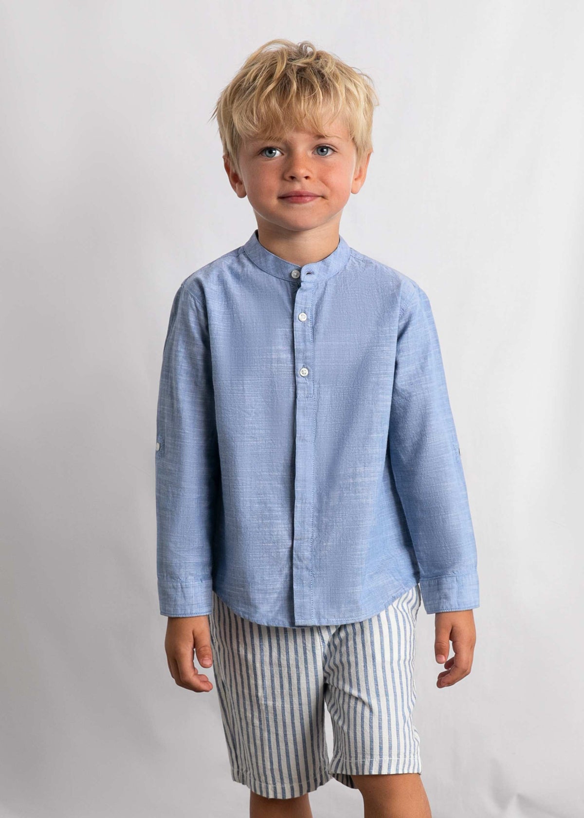 Set aus langärmeligem Leinenhemd und Bermudashorts für Jungen