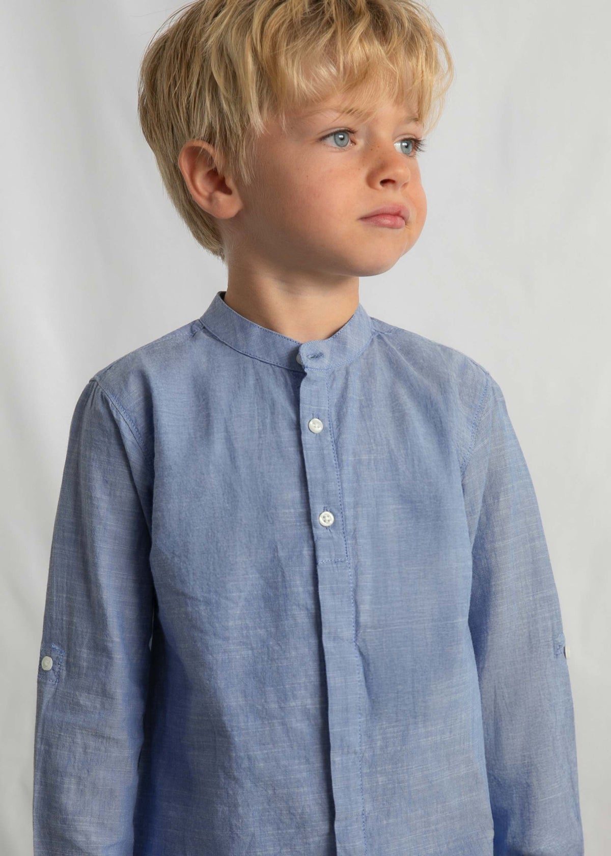 Set aus langärmeligem Leinenhemd und Bermudashorts für Jungen