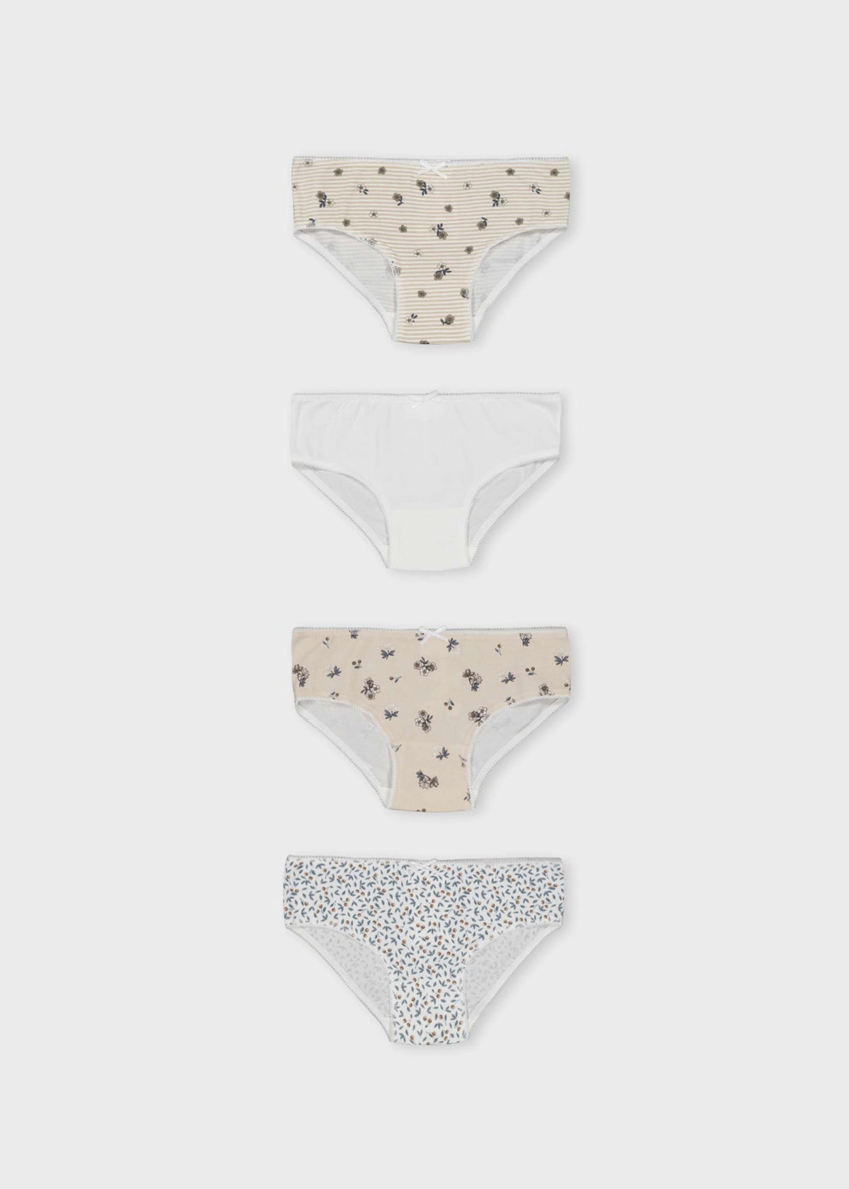Set of 4 girls' knickers