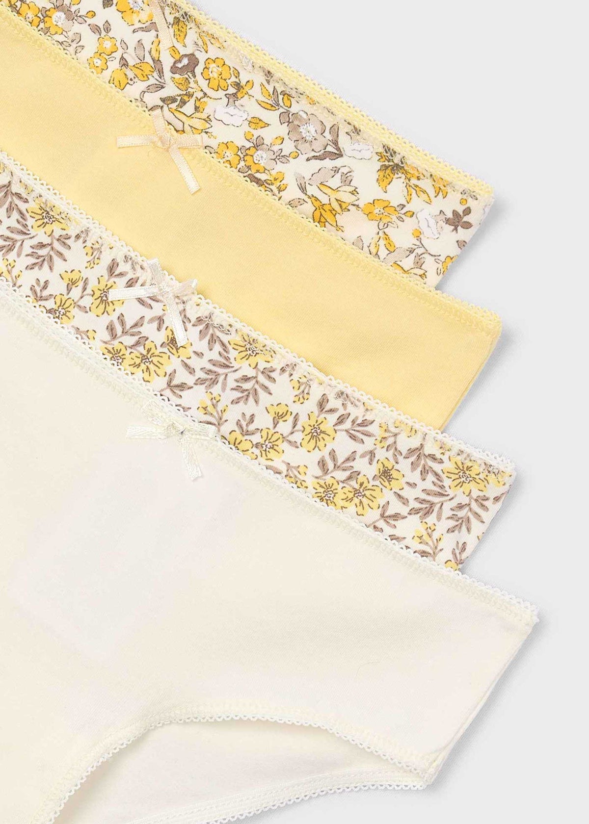 Set of 4 girls' knickers