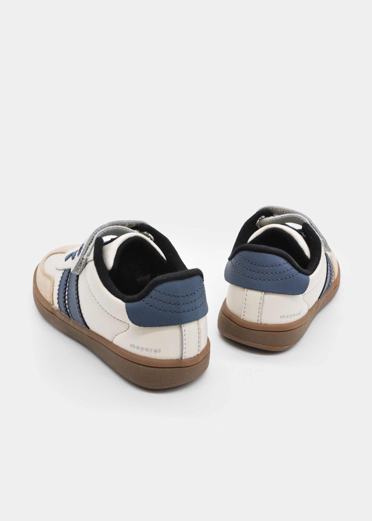 Jungenschuhe