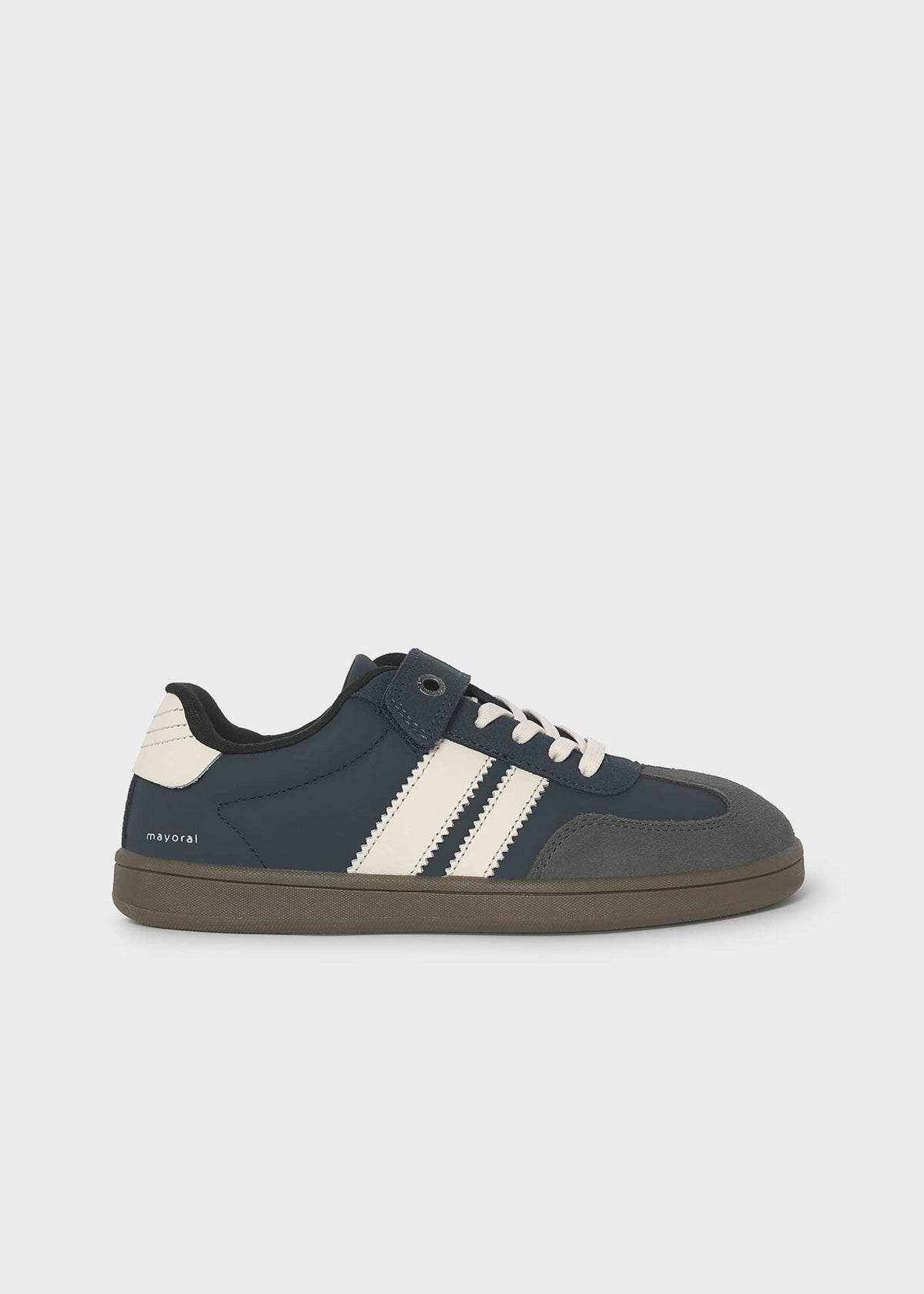 Sneakers boy