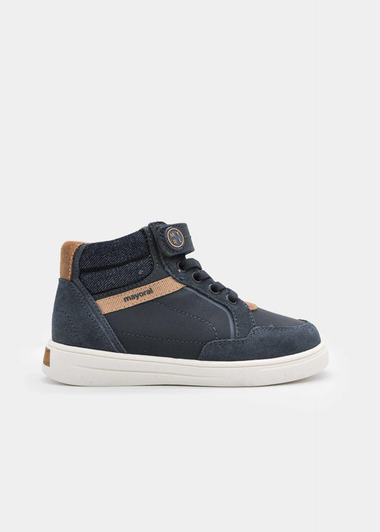 Sneakers boy