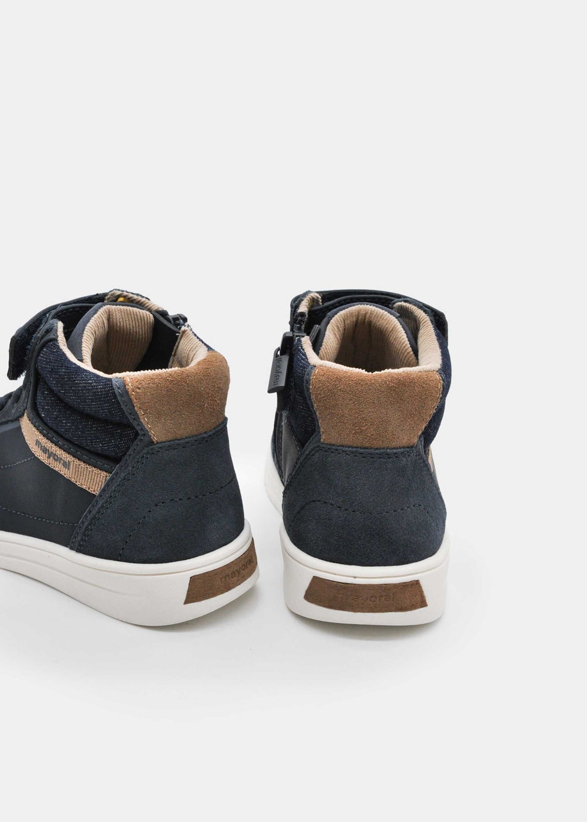 Sneakers boy