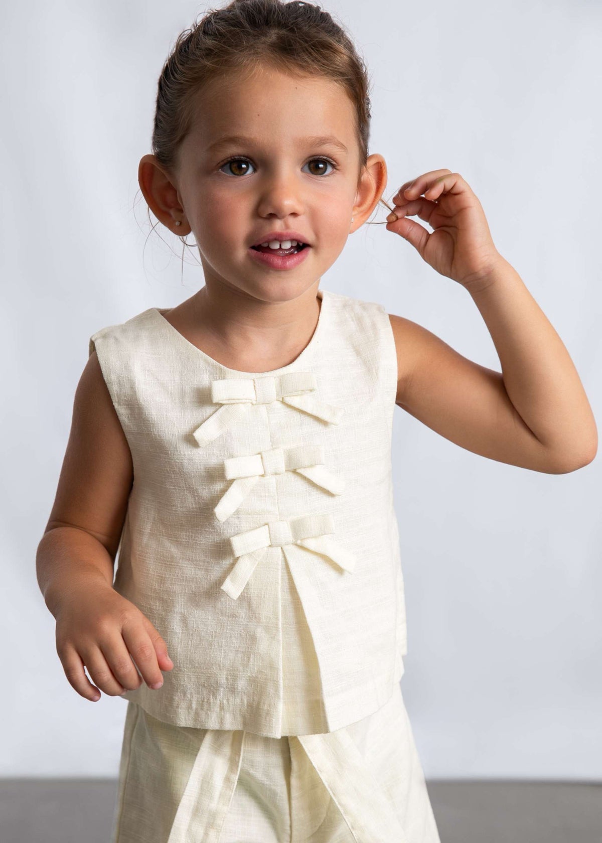 Top girl with bows