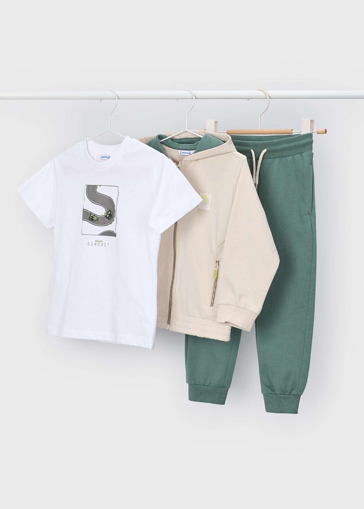 Tracksuit with T-shirt for children