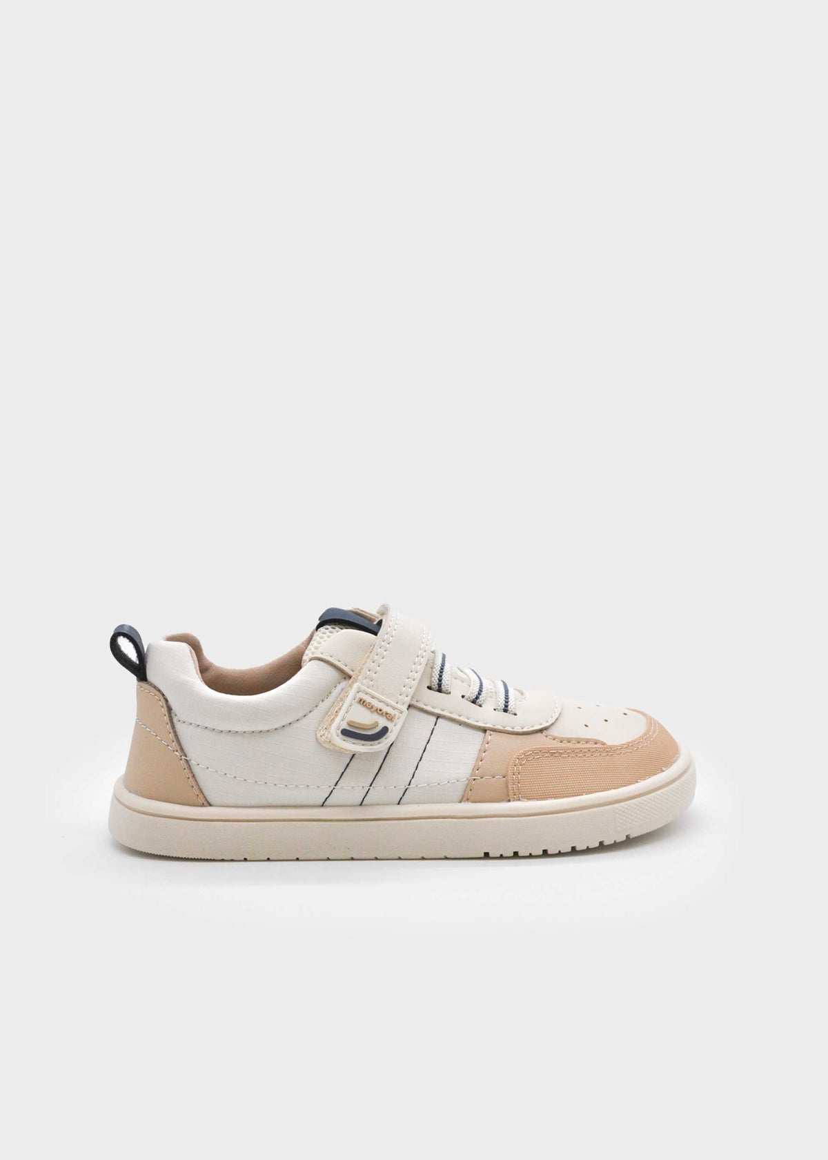 Turnschuh-Mädchen